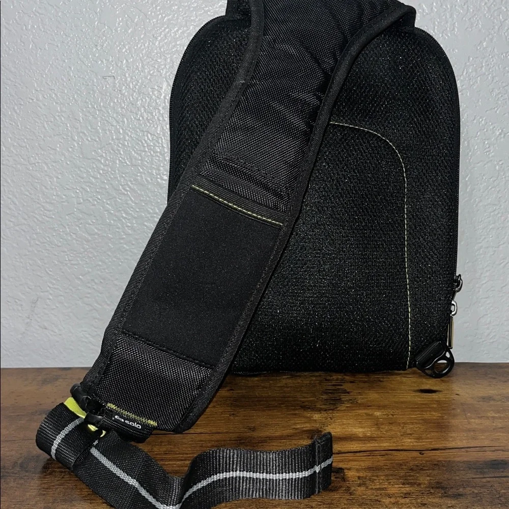 Solo Black and Gray Messenger Travel Bag- Good used condition.